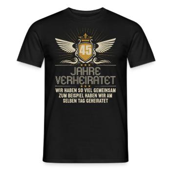 Wir haben viel gemeinsam 45.Hochzeitstag - Männer T-Shirt - Schwarz - Vorne - AI Model Male 178 light (178cm)
