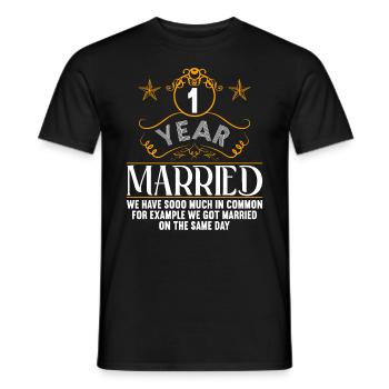 Wir haben viel gemeinsam 1.Hochzeitstag - Männer T-Shirt - Schwarz - Vorne - AI Model Male 178 light (178cm)