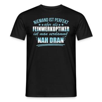 Lustige Feinwerkoptiker Beruf Arbeit Optiker - Men's T-Shirt - black - Front - AI Model Male 178 light (178cm)