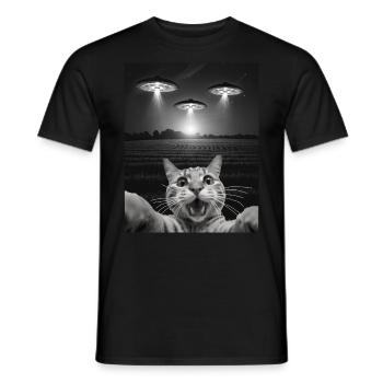 Funny Cats Selfie In Front Of UFOs Cat UFO - Men's T-Shirt - black - Front - AI Model Male 178 light (178cm)