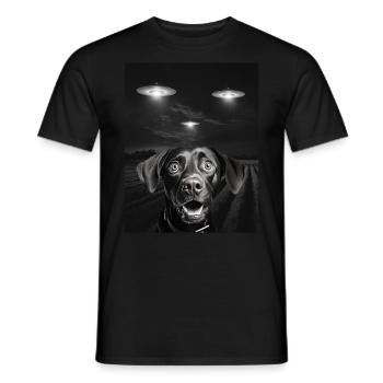 Funny Dogs Selfie In Front Of UFOs Dog UFO - Men's T-Shirt - black - Front - AI Model Male 178 light (178cm)