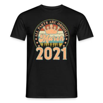März 2021. Geburtstagsgeschenk März 2021. März. - Männer T-Shirt - Schwarz - Vorne - AI Model Male 178 light (178cm)