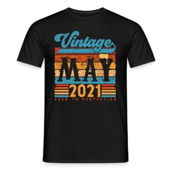 Mai 2021, Vintage-Geburtstagsgeschenk Mai 2021. - Männer T-Shirt - Schwarz - Vorne - AI Model Male 178 light (178cm)