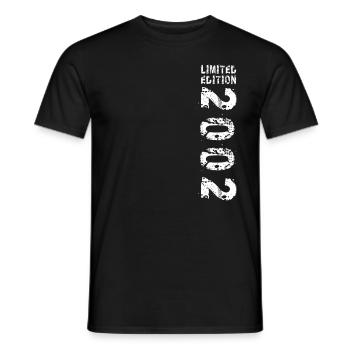2002 Geburtstag Geschenkidee Vintage Edition 2002 - Männer T-Shirt - Schwarz - Vorne - AI Model Male 178 light (178cm)