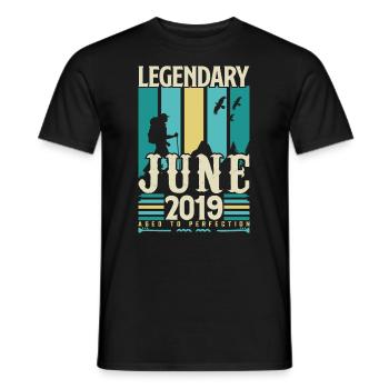 Juni 2019 Geburtstagsgeschenk, Jahrgang Juni 2019. - Männer T-Shirt - Schwarz - Vorne - AI Model Male 178 light (178cm)