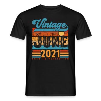 Juni 2021, Vintage-Geburtstagsgeschenk Juni 2021. - Männer T-Shirt - Schwarz - Vorne - AI Model Male 178 light (178cm)