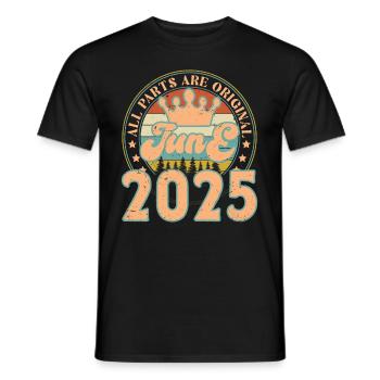 Juni 2025. Geburtstagsgeschenk Juni 2025. Juni - Männer T-Shirt - Schwarz - Vorne - AI Model Male 178 light (178cm)