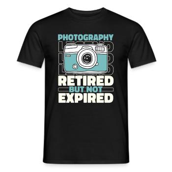 Photographer Photography Retired Camera - Men's T-Shirt - black - Front - AI Model Male 178 light (178cm)