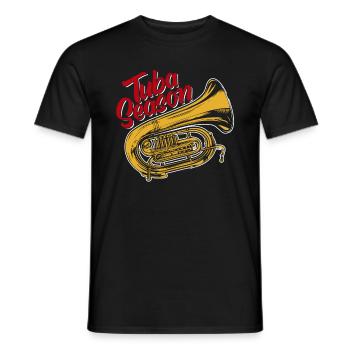 Fanfarenzug Tuba Jahreszeit - Männer T-Shirt - Schwarz - Vorne - AI Model Male 178 light (178cm)