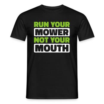 Grasmaaier maaien - Heren T-shirt - zwart - Voor - AI Model Male 178 light (178cm)
