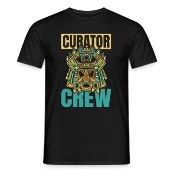 Kurator Team - Männer T-Shirt - Schwarz - Vorne - AI Model Male 178 light (178cm)