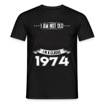 Jeg er ikke gammel Jeg er en klassiker Født i 1974 - Mænd T-shirt - sort - Foran - AI Model Male 178 light (178cm)