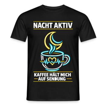 Nacht aktiv Kaffee hält mich auf Sendung - Männer T-Shirt - Schwarz - Vorne - AI Model Male 178 light (178cm)