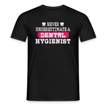 Ne sous-estimez jamais une hygiéniste dentaire - T-shirt homme - noir - Devant - AI Model Male 178 light (178cm)