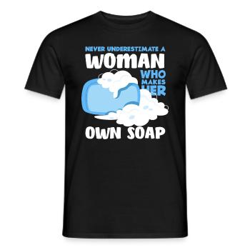 Ne sous-estimez jamais une femme qui veut la sienne - T-shirt homme - noir - Devant - AI Model Male 178 light (178cm)
