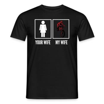 Votre femme Ma femme Vélo - T-shirt homme - noir - Devant - AI Model Male 178 light (178cm)