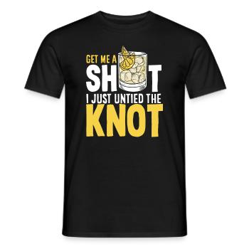 Get Me A Shot I Just Untied The Knot Scheidung - Männer T-Shirt - Schwarz - Vorne - AI Model Male 178 light (178cm)
