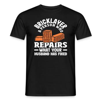 Maçon une personne qui répare ce que le mari - T-shirt homme - noir - Devant - AI Model Male 178 light (178cm)