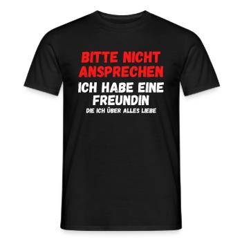 Bitte nicht ansprechen ich habe eine Freundin - Männer T-Shirt - Schwarz - Vorne - AI Model Male 178 light (178cm)