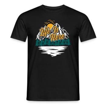 Das Leben ist hier Naturliebhaber Wandern Camping - Männer T-Shirt - Schwarz - Vorne - AI Model Male 178 light (178cm)