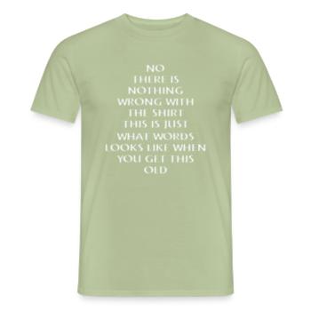 Lustige verschwommene Sicht Alter Witz - Männer T-Shirt - Sage - Vorne - AI Model Male 178 light (178cm)