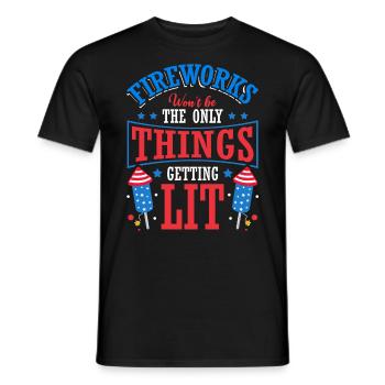 Am 4. Juli Wird Nicht Nur Ein Feuerwerk Gezündet - Männer T-Shirt - Schwarz - Vorne - AI Model Male 178 light (178cm)