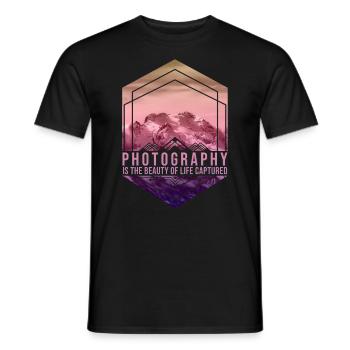Photography is the beauty of life - Men's T-Shirt - black - Front - AI Model Male 178 light (178cm)