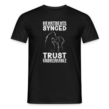 Herzschlag synchronisiert - Pferde - Männer T-Shirt - Schwarz - Vorne - AI Model Male 178 light (178cm)