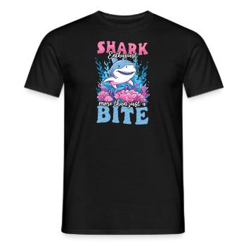 Biologiste amateur de requins : plus qu’une bouchée - T-shirt homme - noir - Devant - AI Model Male 178 light (178cm)
