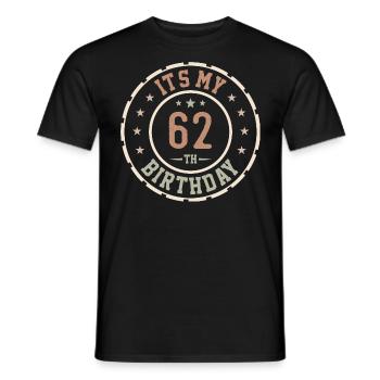 Es ist mein 62. Geburtstagsgeschenk 62 Jahre - Männer T-Shirt - Schwarz - Vorne - AI Model Male 178 light (178cm)