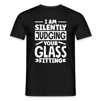 Glazier Window Fitter I Am SilentlyJudging Funny - Männer T-Shirt - Schwarz - Vorne - AI Model Male 178 light (178cm)