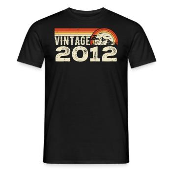 Jahrgang 2012 Retro 2012 Geburtstagsgeschenk - Männer T-Shirt - Schwarz - Vorne - AI Model Male 178 light (178cm)