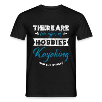 Kajak - Männer T-Shirt - Schwarz - Vorne - AI Model Male 178 light (178cm)