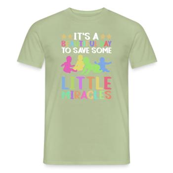 Kinder Krankenschwester Säugling Pädiatrie - Männer T-Shirt - Sage - Vorne - AI Model Male 178 light (178cm)