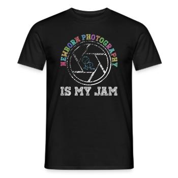 Newborn Photographer Baby Photography Saying - Men's T-Shirt - black - Front - AI Model Male 178 light (178cm)