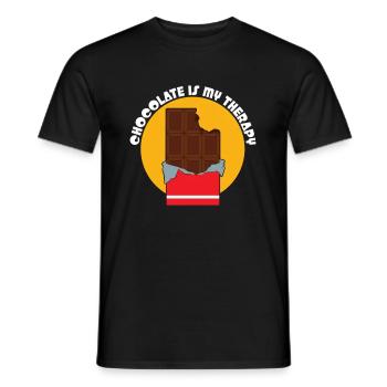 Schokolade Ist meine Therapie - Männer T-Shirt - Schwarz - Vorne - AI Model Male 178 light (178cm)
