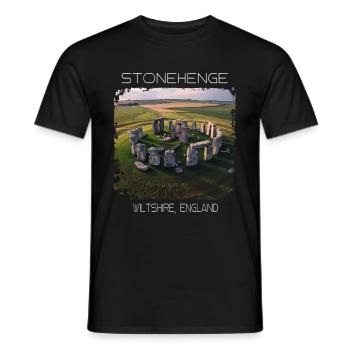 Stonehenge - Männer T-Shirt - Schwarz - Vorne - AI Model Male 178 light (178cm)