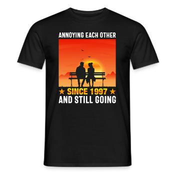 Beziehung Ehe Jubiläum - sich necken seit 1997 - Männer T-Shirt - Schwarz - Vorne - AI Model Male 178 light (178cm)