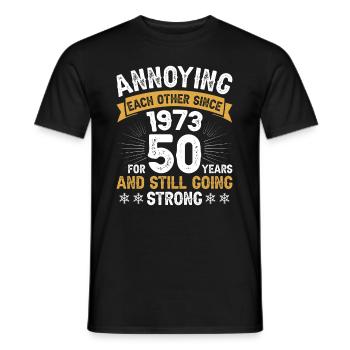 Beziehung Ehe Jubiläum - sich necken seit 1973 - Männer T-Shirt - Schwarz - Vorne - AI Model Male 178 light (178cm)