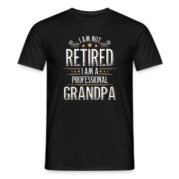 I am not retired I am grandpa - Männer T-Shirt - Schwarz - Vorne - AI Model Male 178 light (178cm)
