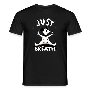 Süßer Yoga Hund beim Yoga mit "just breath" Spruch - Männer T-Shirt - Schwarz - Vorne - AI Model Male 178 light (178cm)