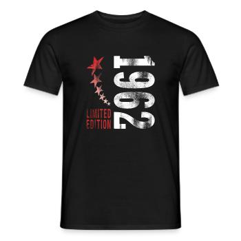 1962 geboren - Männer T-Shirt - Schwarz - Vorne - AI Model Male 178 light (178cm)