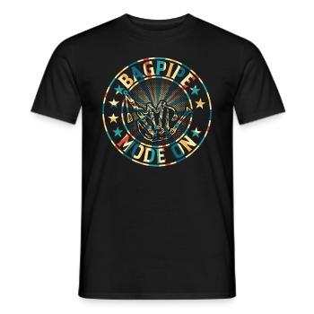 Mode cornemuse sur joueur de cornemuse - Lecteur de cornemuse - T-shirt homme - noir - Devant - AI Model Male 178 light (178cm)