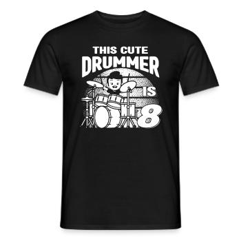 Birthday Drummer Boy - This Cute Drummer Is 8 Year - Männer T-Shirt - Schwarz - Vorne - AI Model Male 178 light (178cm)