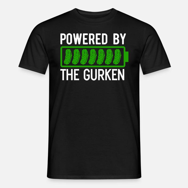 Powered by the Gurken eine Batterie mit Gurken - Männer T-Shirt - Schwarz