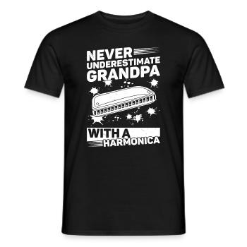 Ne sous-estimez jamais grand-père avec un harmonica playe - T-shirt homme - noir - Devant - AI Model Male 178 light (178cm)