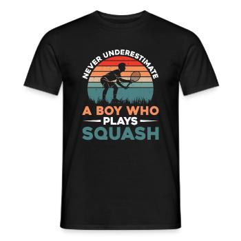 Never underestimate a boy who plays squash - Squas - Männer T-Shirt - Schwarz - Vorne - AI Model Male 178 light (178cm)