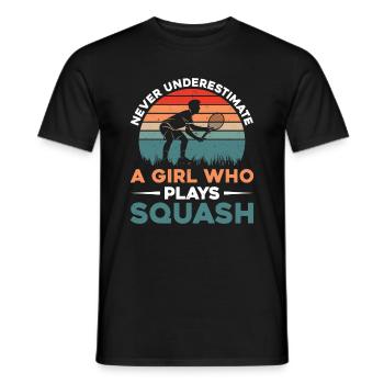 Never underestimate a Girl who plays squash - Männer T-Shirt - Schwarz - Vorne - AI Model Male 178 light (178cm)