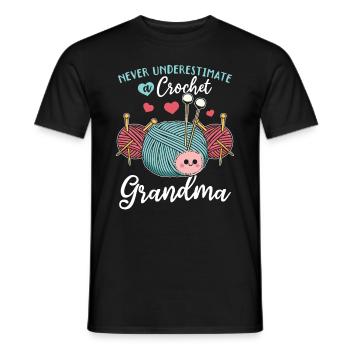 Crocheting Grandma - Never underestimate a crochet - Männer T-Shirt - Schwarz - Vorne - AI Model Male 178 light (178cm)