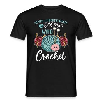 Crochet - Ne sous-estimez jamais un vieil homme qui croque - T-shirt homme - noir - Devant - AI Model Male 178 light (178cm)